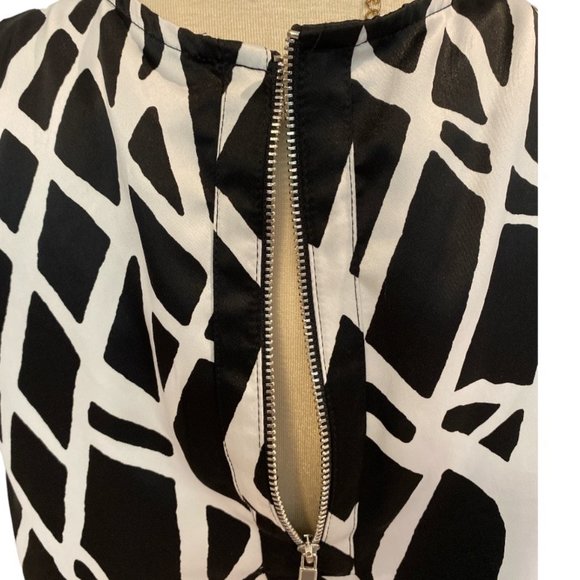 LIZ CLAIBORNE Top Sleeveless Black & White Soft Pleats Sz M - Picture 7 of 12